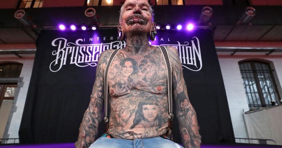 horns5.png?resize=412,275 - Man Got Horns Implanted In His Forehead And Joined Tattoo Artists And Aficionados