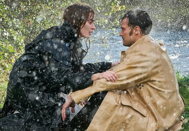 jd.jpg?resize=412,275 - Jamie Dornan est de retour avec Emily Blunt dans le film Wild Mountain Thyme