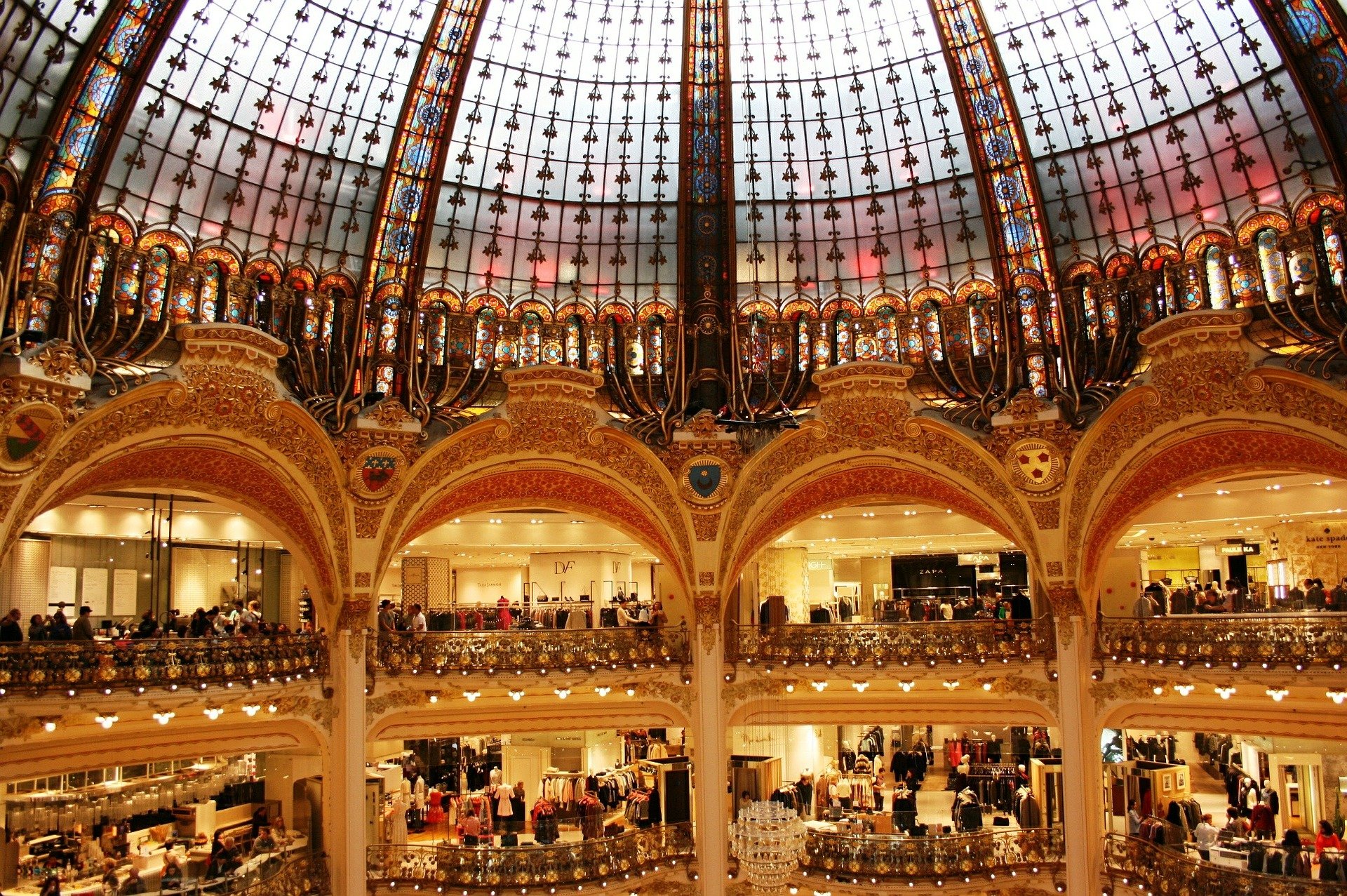 lafayette galleries 500689 1920.jpg?resize=412,275 - Ce week-end des "gilets jaunes" se sont introduits aux Galeries Lafayette