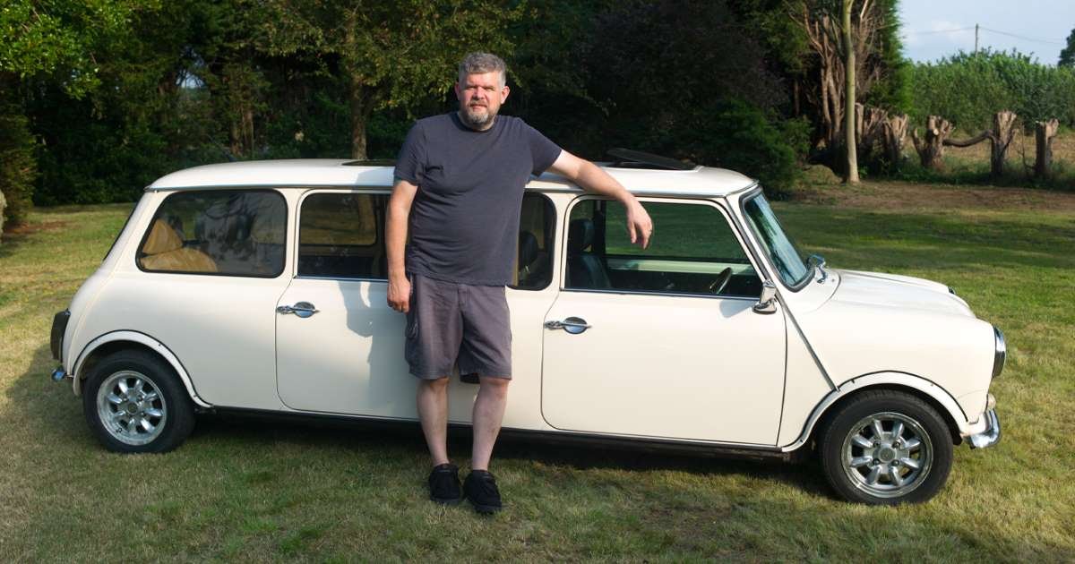m3 1.jpg?resize=1200,630 - This Man Transformed His Classic Mini Into A Stretch Limo