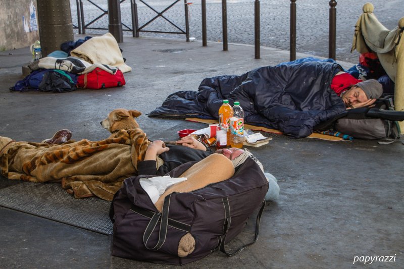 papyrazzi86 flickr.jpg?resize=412,275 - 700 enfants à la rue chaque soir dans Paris, une précarité que dénonce les associations