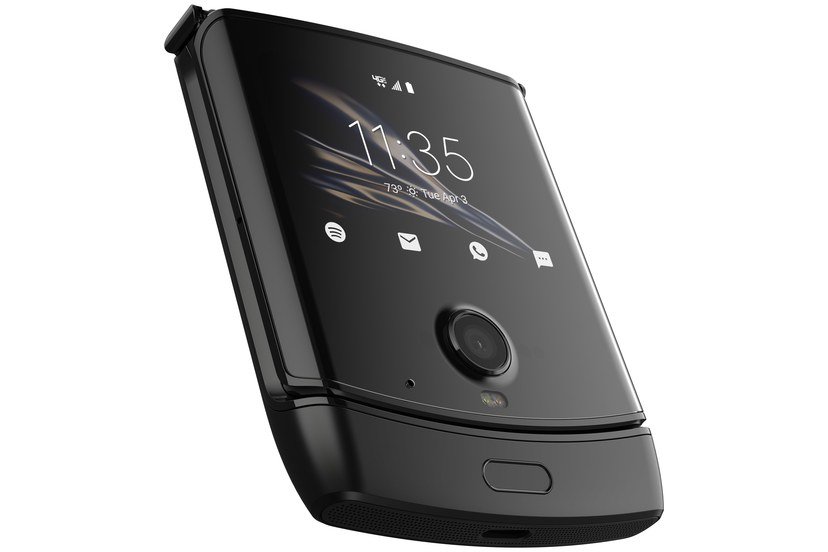 razr1.jpg?resize=1200,630 - Découvrez le Motorola Razr, un smartphone à écran pliable