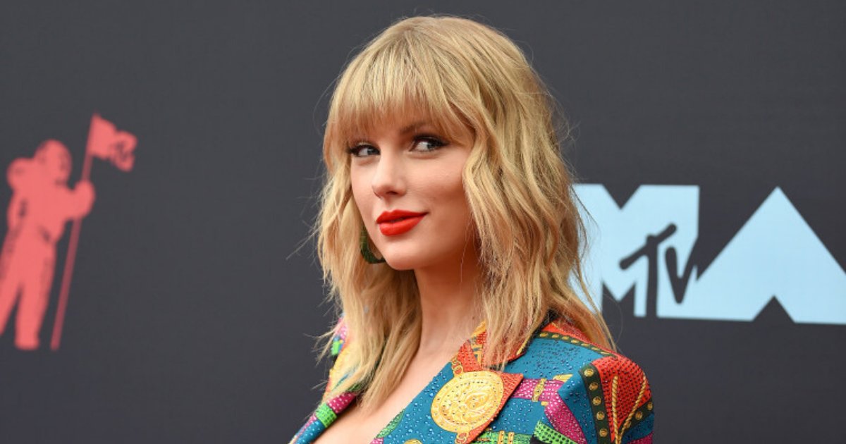 swift8.png?resize=412,232 - Scooter Braun Finally Broke Silence After Receiving Threats From Taylor Swift Fans
