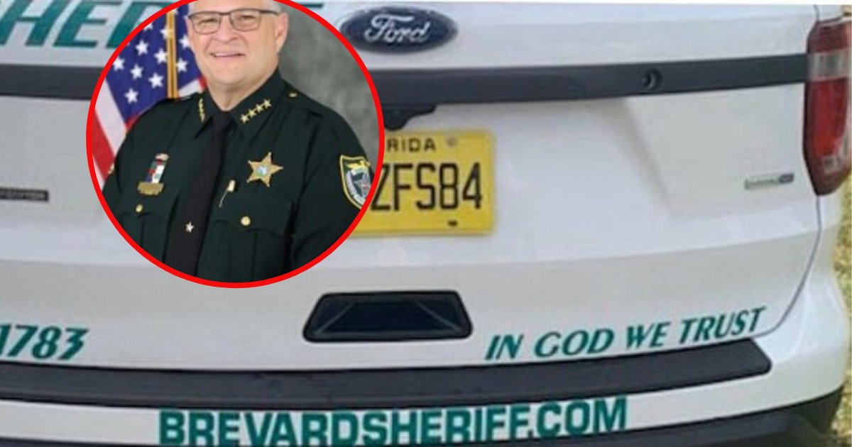 untitled design 2019 11 12t133551 337.png?resize=1200,630 - Sheriff Refused To Abandon 'In God We Trust' Motto After People Said Police Should Only Rely On The Law