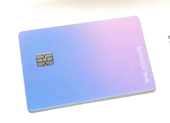 편의점 ATM서도 ‘수수료 없이’ 출금할 수 있는 ‘오로라색’ 신상 토스 카드 출시