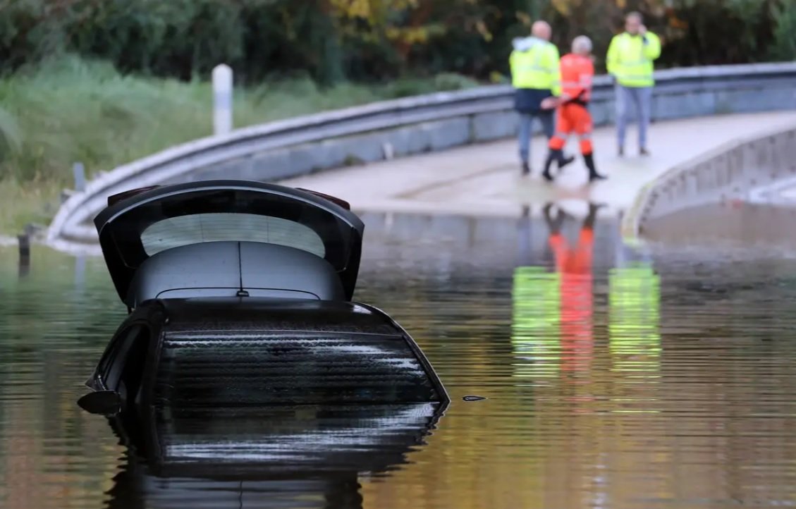 20 minutes.jpg?resize=1200,630 - Restez à l'abri pendant les inondations : Deux personnes sont mortes noyées dans le Var