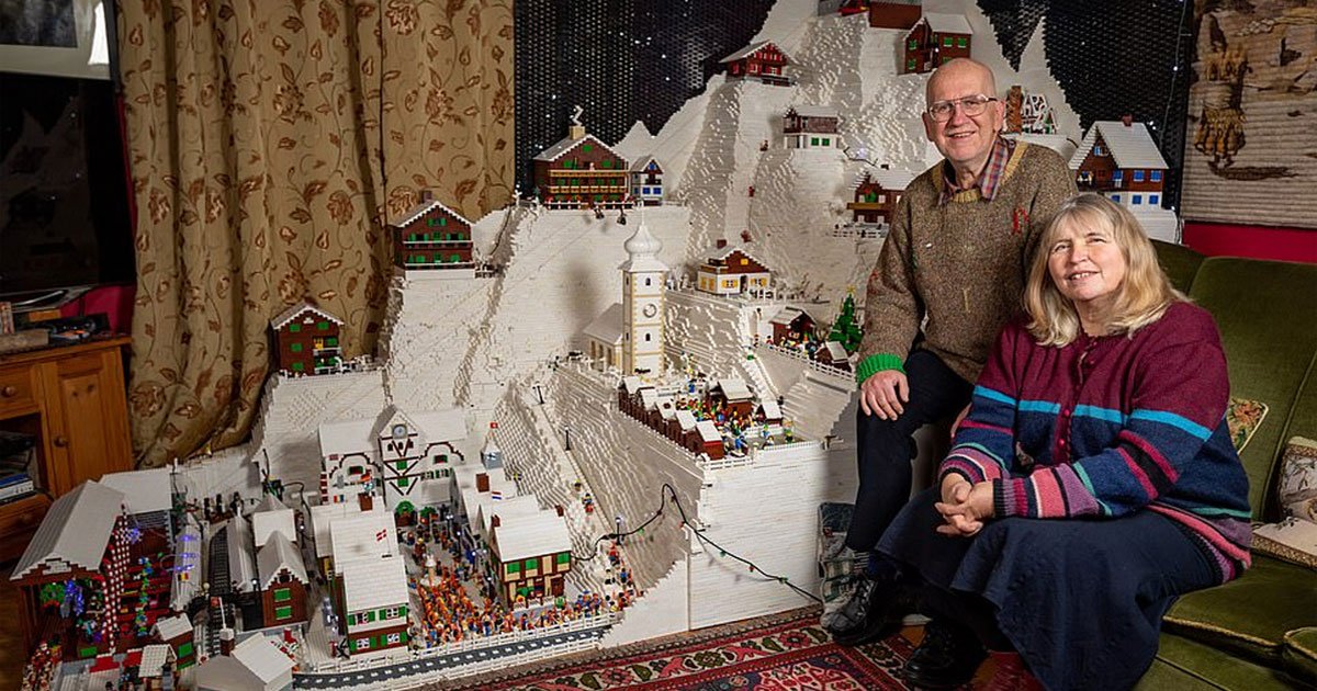 a lego obsessed couple built eight foot alpine ski scene in their living room with 400000 bricks.jpg?resize=412,275 - Projet à 400.000 briques: Un couple a construit un village alpin en Lego de 2,50 mètres de haut dans leur salon