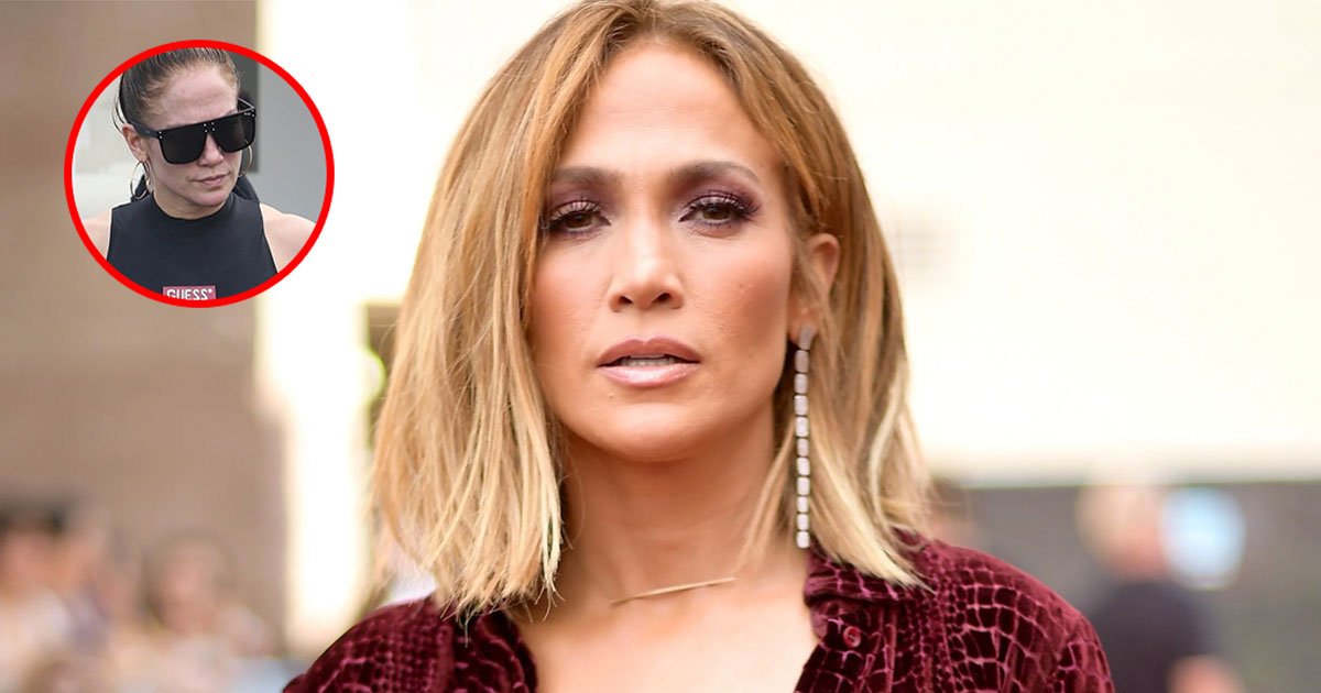 jennifer lopez captured heading to a yoga studio in miami with her fiance alex a rod rodriguez.jpg?resize=412,275 - Jennifer Lopez va faire son yoga à Miami avec son fiancé, Alex 'A-Rod' Rodriguez