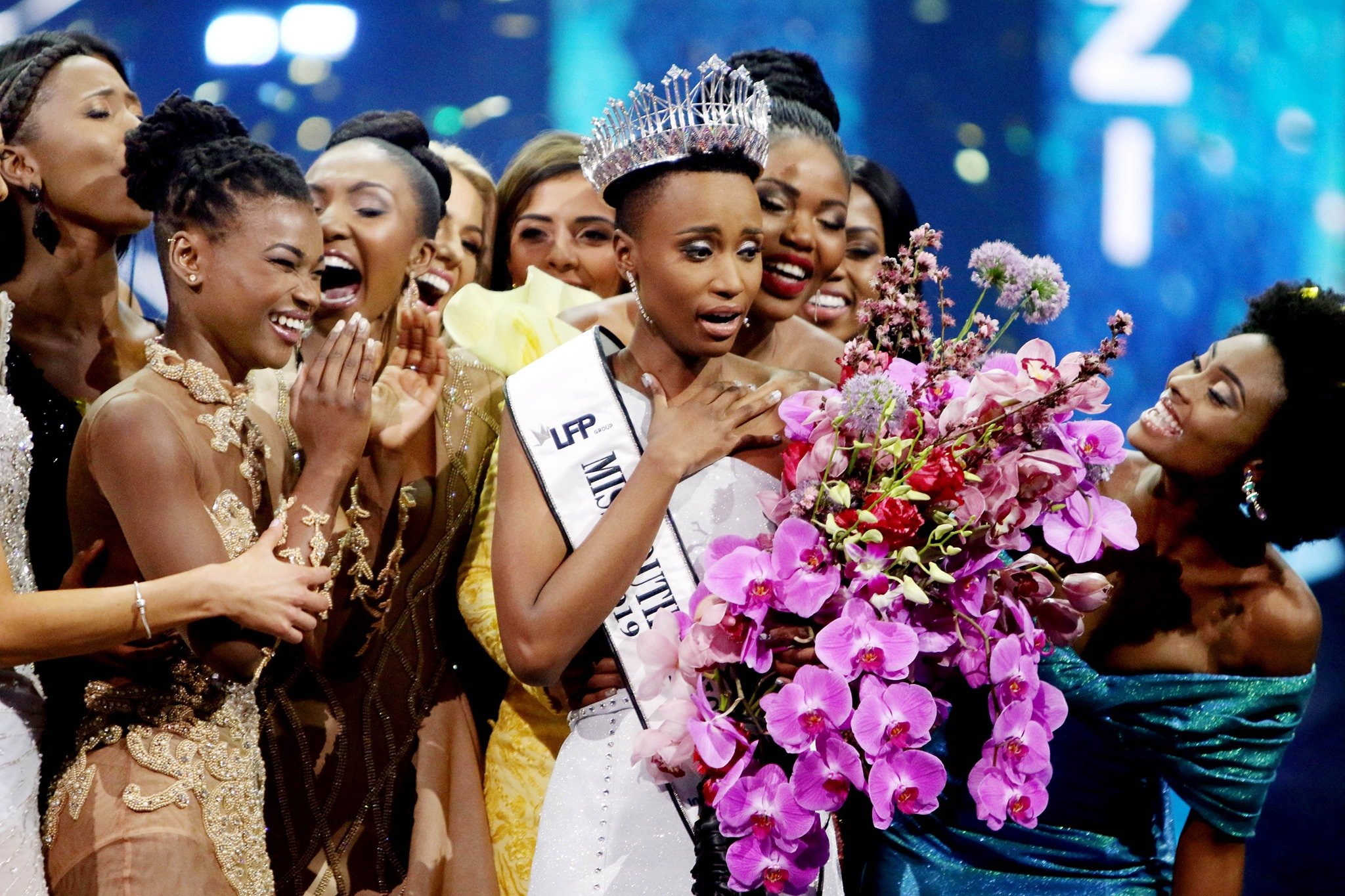 miss univers.jpg?resize=1200,630 - Miss Univers : Zozibini Tunzi est la première candidate noire aux cheveux crépus à gagner le concours