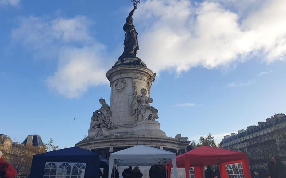 pompier.jpg?resize=412,275 - Depuis lundi, des pompiers ont installé leurs tentes sur la place de la République en attendant la grève de jeudi