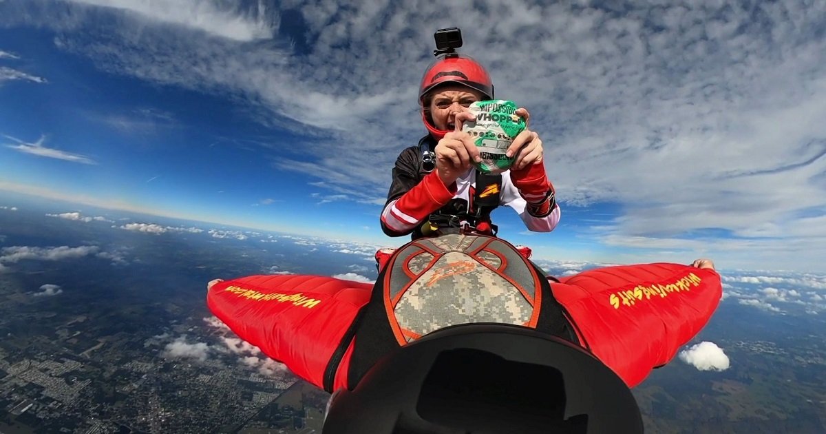 r3 1.jpg?resize=412,275 - A Woman Reviewed Burger King's Impossible Whopper While Skydiving