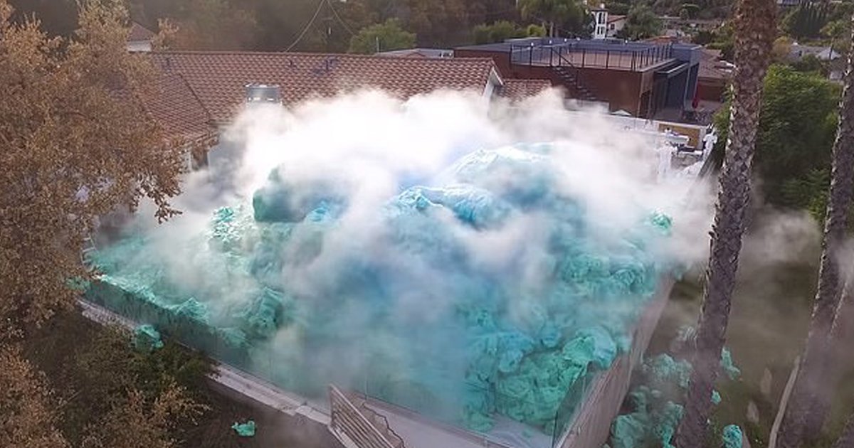 untitled 2 4.jpg?resize=412,275 - Youtubers Created The Largest 'Foam Volcano' Experiment