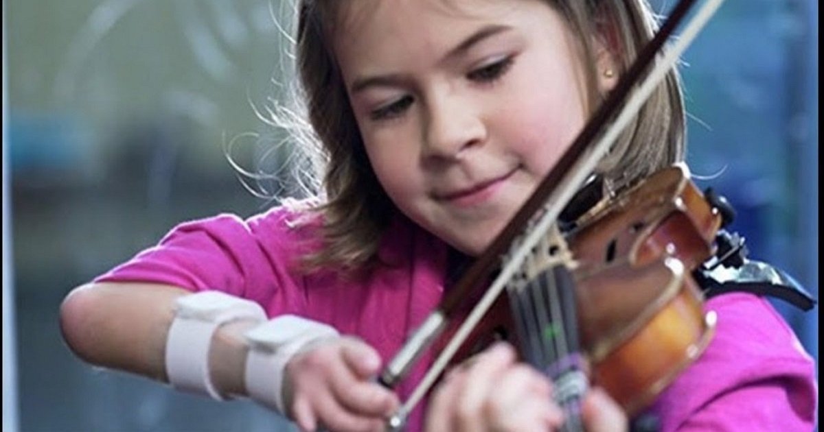 v3 1.jpg?resize=1200,630 - 8-Year-Old Violinist With Hand Disability Impressed And Inspired Others With Her Determination To Succeed