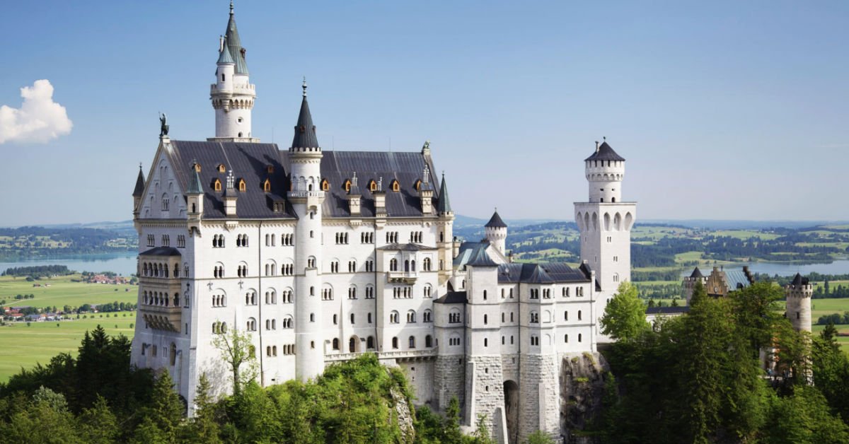 Company Is Paying People ,000 To Live In A Castle For A Week