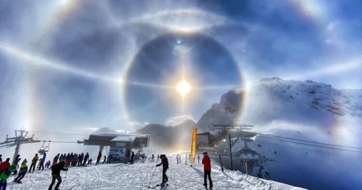 3 3 x 3 3 3  1.png?resize=412,232 - Voici la photo d'un "halo de glace", un phénomène rare immortalisé par un skieur