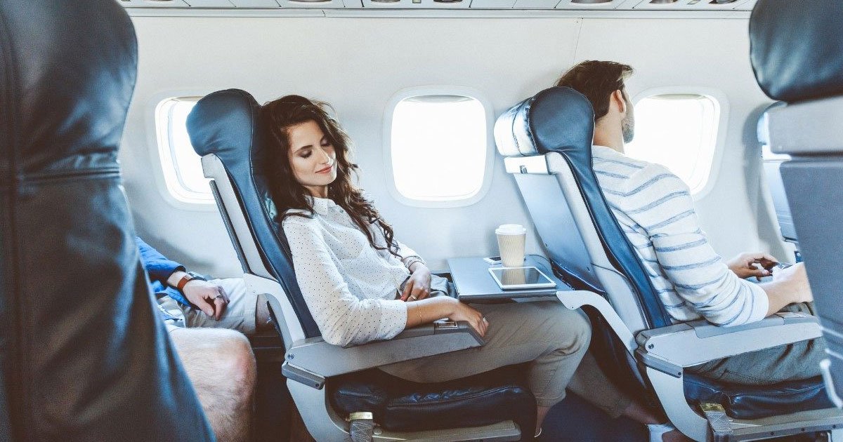 9 tips to get perfect sleep in the aeroplane.jpg?resize=412,275 - 8 Tips To Get The Perfect Sleep While Traveling By Plane