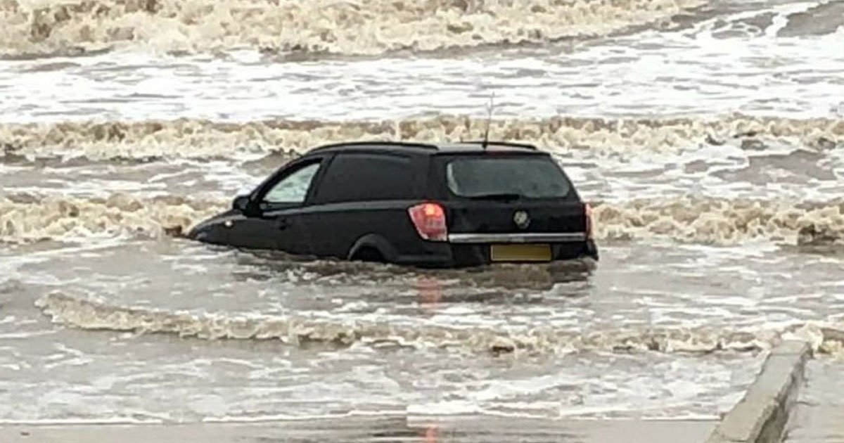 car stuck blackpool beach.jpg?resize=1200,630 - Video Of A Car Floating In The Water On Blackpool Beach After Storm Brendan Hits the UK