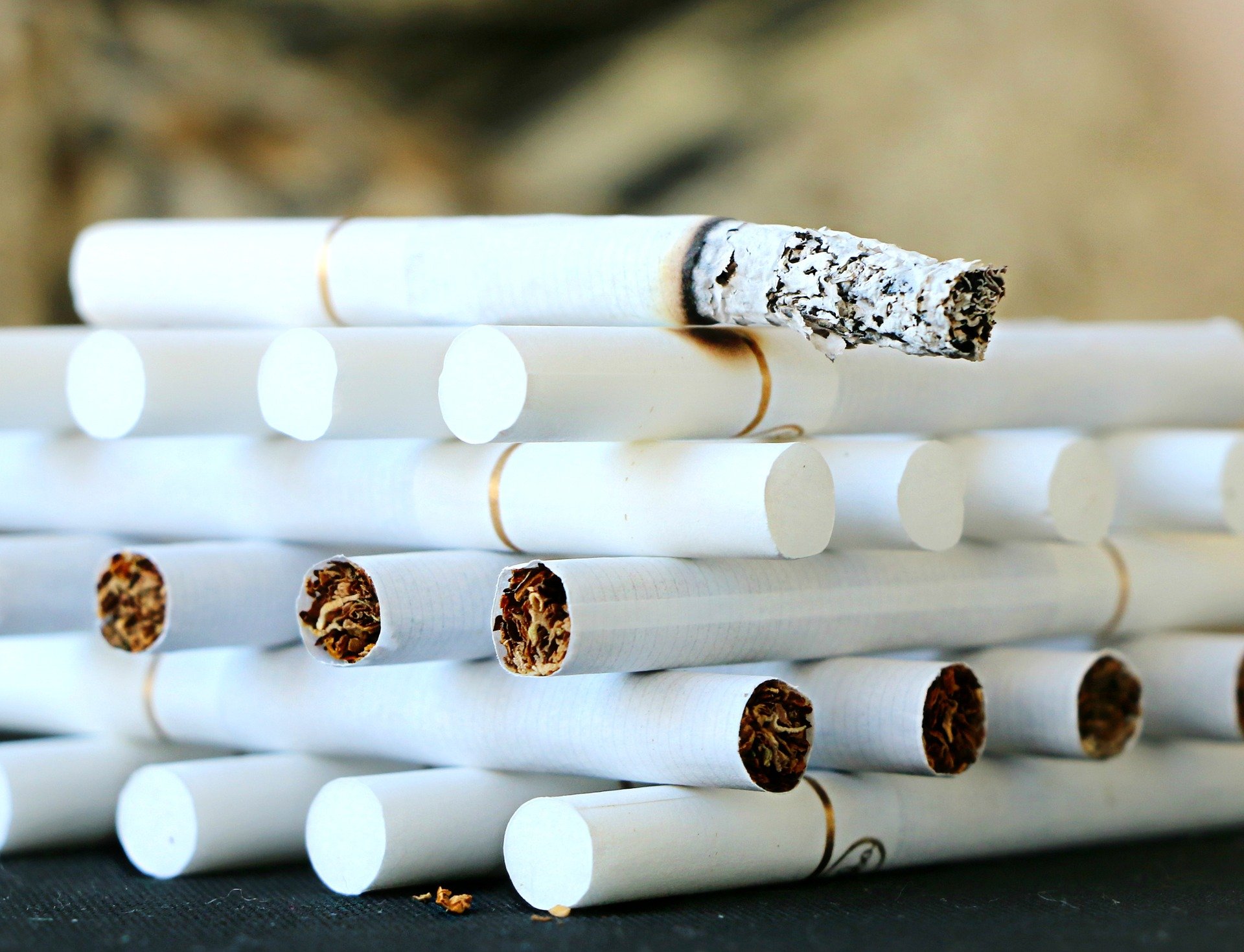 cigarette 1642232 1920.jpg?resize=1200,630 - Tabac : Une entreprise britannique offre des congés en plus pour les employés non-fumeurs