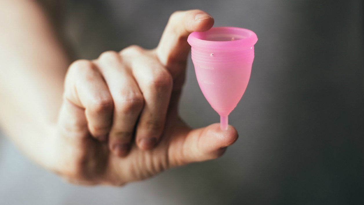 cup menstruelle.jpeg?resize=412,275 - Alerte: les cups menstruelles seraient aussi dangereuses que les tampons