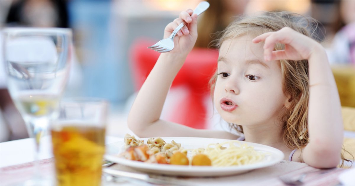 enfant restaurant.png?resize=412,232 - Ce restaurant en Californie interdit l’entrée aux bébés et aux enfants bruyants