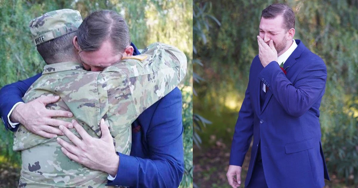 groom amazed to see his best friend who was supposed to be deployed on his wedding day.jpg?resize=412,275 - Le marié se met à pleurer en voyant son meilleur ami qui était censé être déployé le jour de son mariage