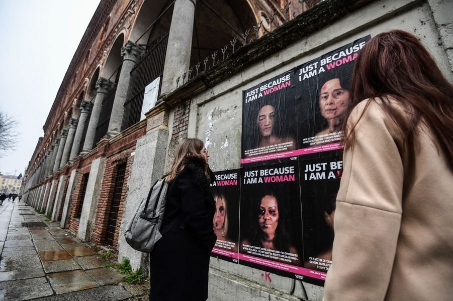 milan1.jpg?resize=412,275 - Violences faites aux femmes : Une campagne choc à Milan montre les visages tuméfiés de personnalités publiques