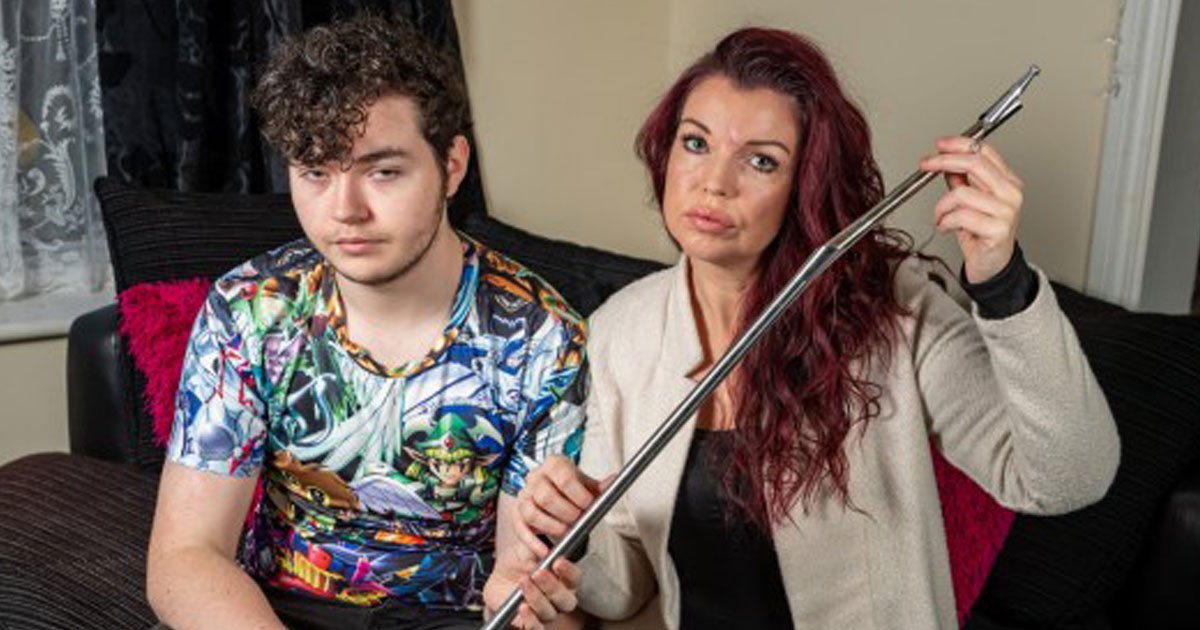 mother lost eye magic wand.jpg?resize=412,275 - Mother Almost Lost One Of Her Eyes After Buying A £6.50 Magic Wand