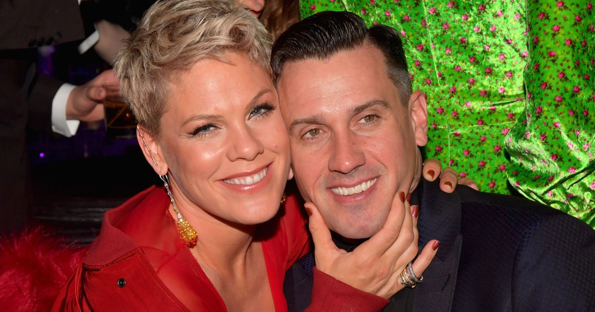 pink and carey hart celebrated their 14th wedding anniversary with a motorcycle ride in ojai.jpg?resize=412,275 - Pink And Carey Hart Celebrated Their 14th Wedding Anniversary With A Motorcycle Ride