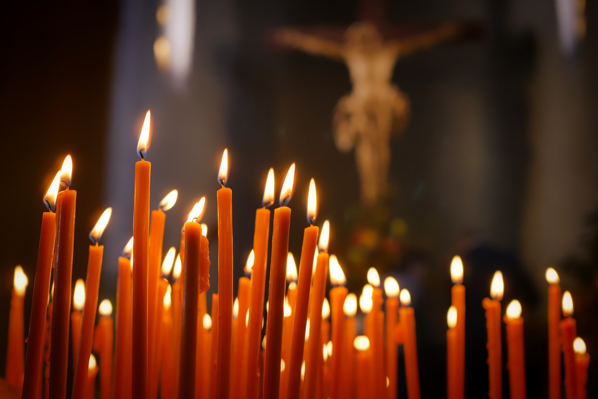 prier bougies.jpg?resize=412,232 - Persécution: plus de 3000 chrétiens sont tués dans le monde chaque année