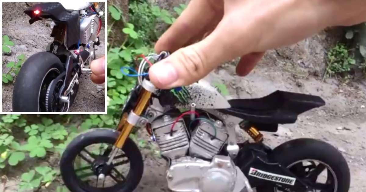 3 24.png?resize=412,232 - Man Created A Miniature Version of the Bott XR-1 Motorcycle