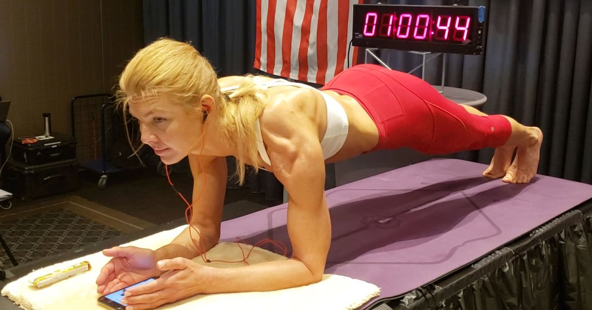 An Athlete Dana Glowacka Set A New World Record By Holding A Plank For Over 4 Hours Small Joys