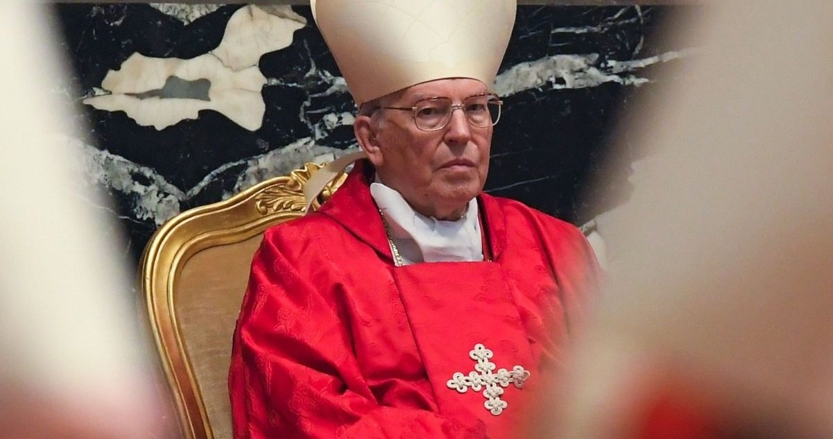 cardinal.jpeg?resize=1200,630 - Choquant: Le Cardinal Giovanni Battista Re pense que le viol est moins grave que l’avortement