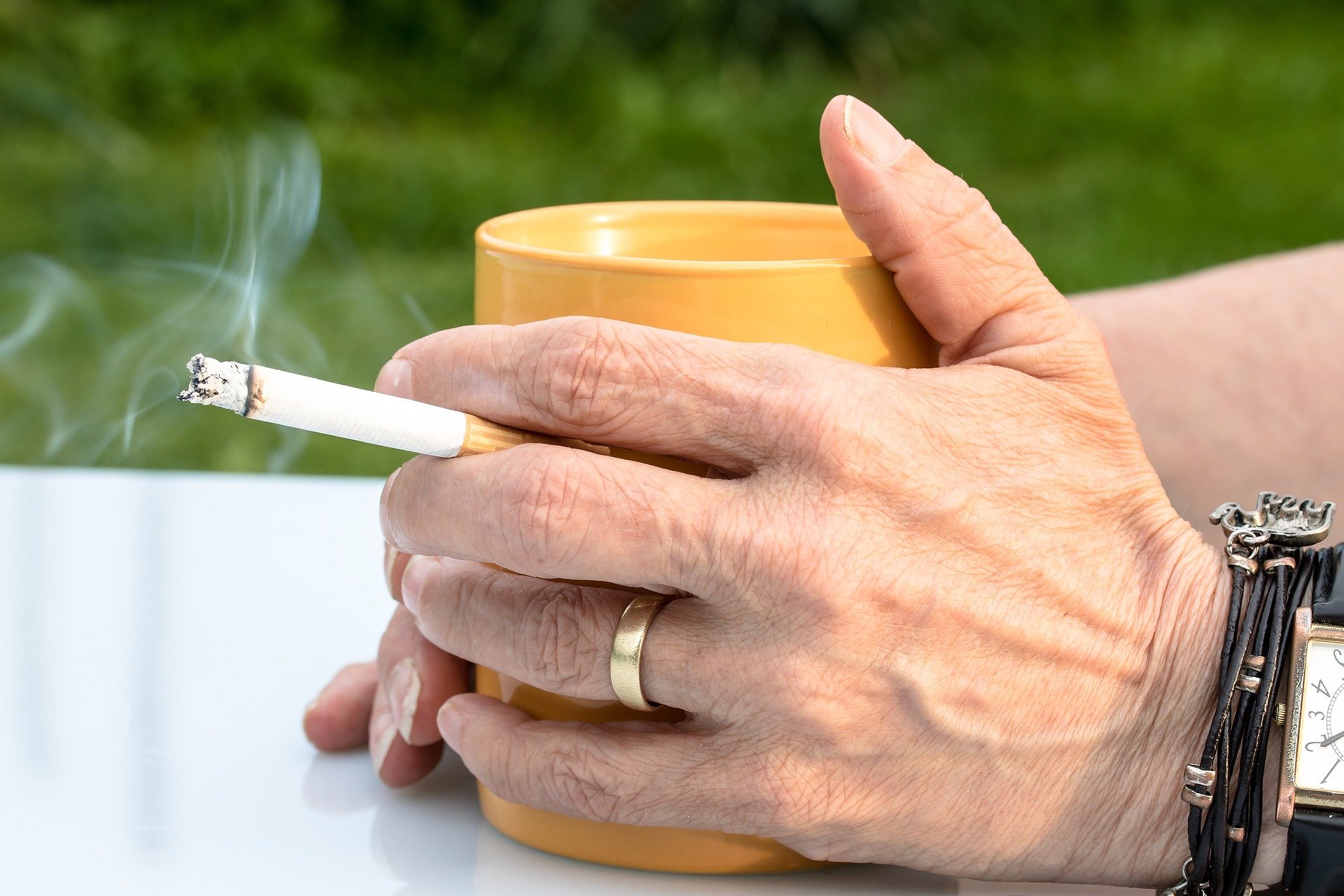 cigarette 2367456 1920.jpg?resize=1200,630 - Il n'est jamais trop tard pour arrêter de fumer : Selon une étude, les tissus pulmonaires pourraient redevenir normaux !