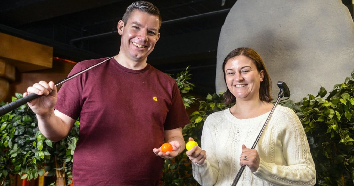 g3.jpg?resize=412,275 - Golf-Obsessed Couple Spent The Last 14 Years Trying To Play At Every Mini-Golf Course In The UK