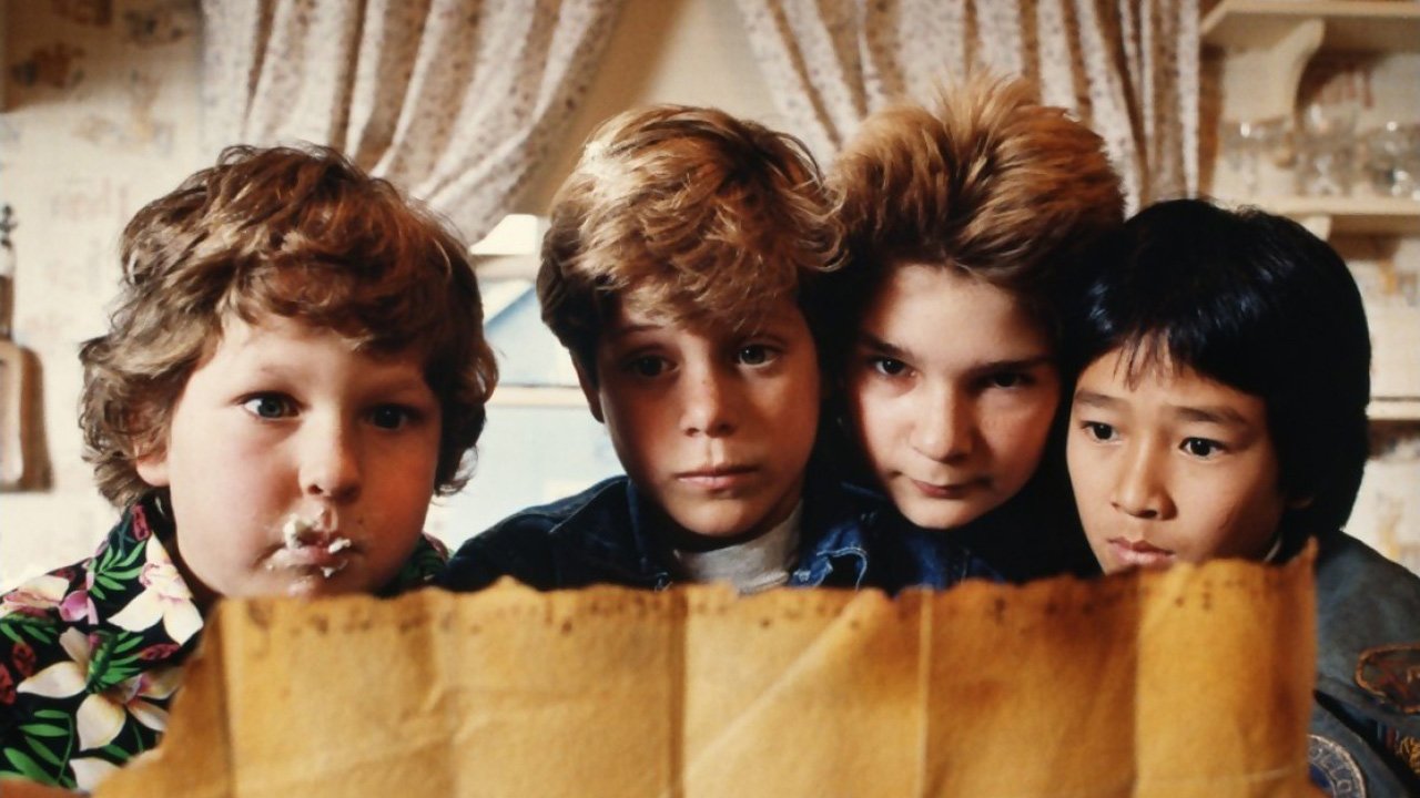 goonies.jpg?resize=412,275 - Ils sont de retour: Le film "Les Goonies" pourrait être adapté en série