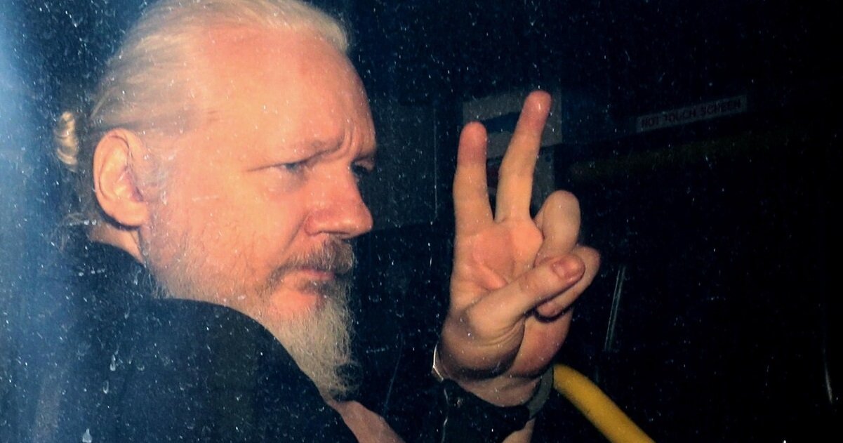 julien assange.jpg?resize=1200,630 - WikiLeaks: les avocats de Julian Assange vont demander à Emmanuel Macron qu'il bénéficie de l'asile politique