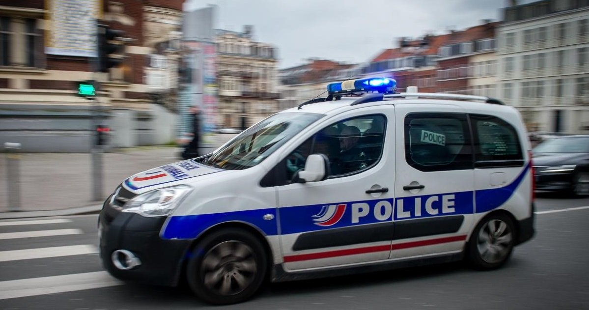 police 2.jpg?resize=1200,630 - Salon-de-Provence: Un homme de 37 ans a été interpellé auprès du corps démembré de sa mère