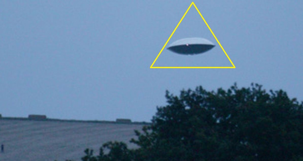 ufo.jpg?resize=412,275 - Secret d'État: le gouvernement britannique rend public ses rapports d'enquêtes sur les OVNIS