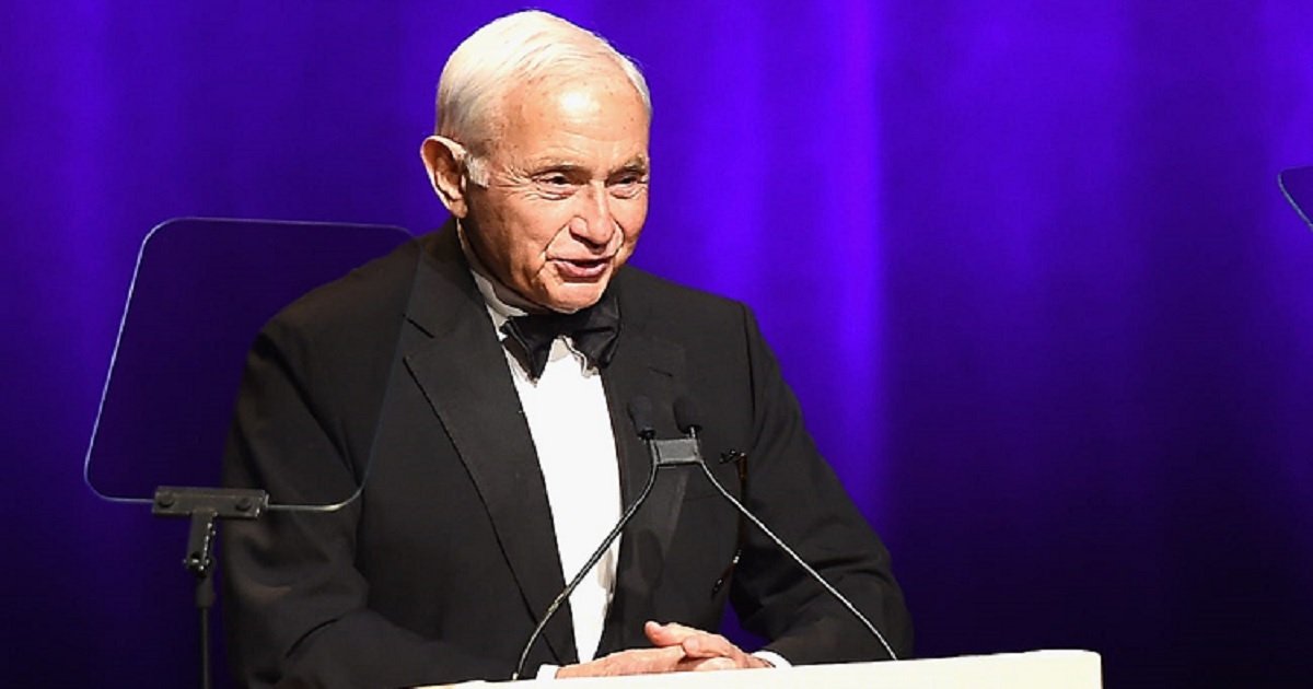 v3.jpg?resize=412,275 - Les Wexner Stepped Down As L Brands CEO After Nearly 60 Years On The Helm