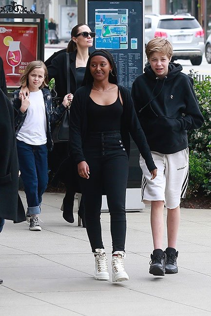 Angelina Jolie con Shiloh, Zahara y Vivienne