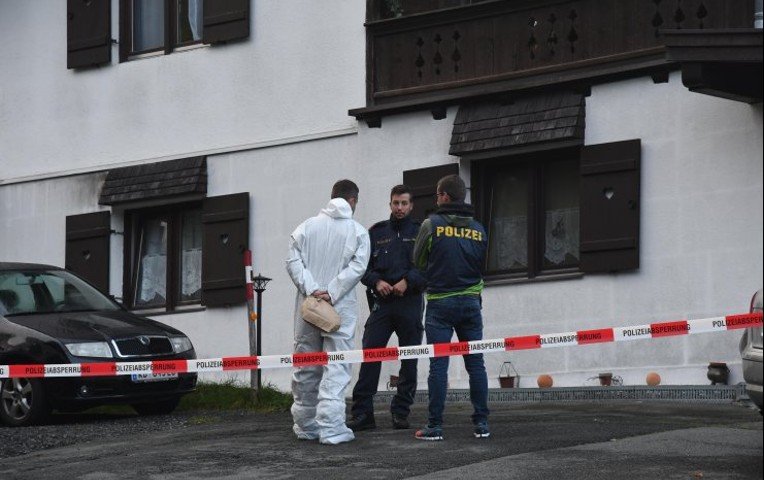 Resultado de imagen de Un joven asesina “por celos” a su exnovia y a toda su familia en Austria