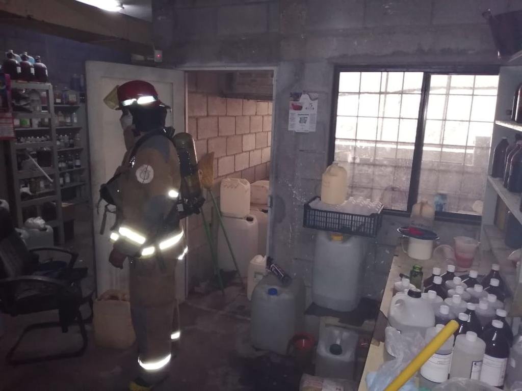 Resultado de imagen de bomberos incendio por gel antibacterial