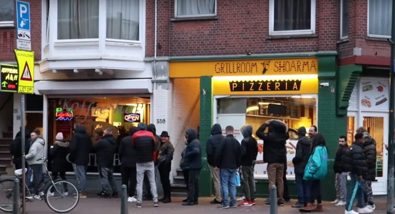 Resultado de imagen de Holanda las compras de pánico son de marihuana no de papel higiénico