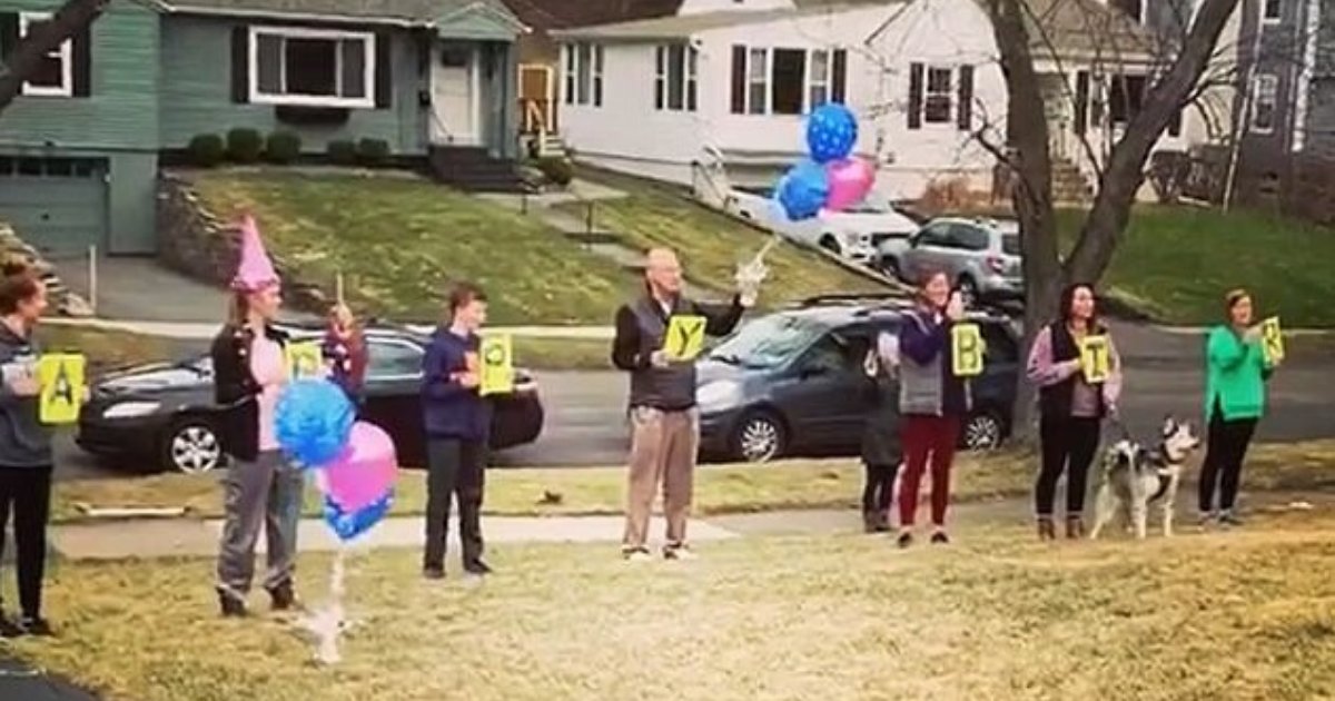 bday6.png?resize=412,275 - Grandmother Received 95th Birthday Surprise From A Safe Distance Amid Coronavirus Pandemic