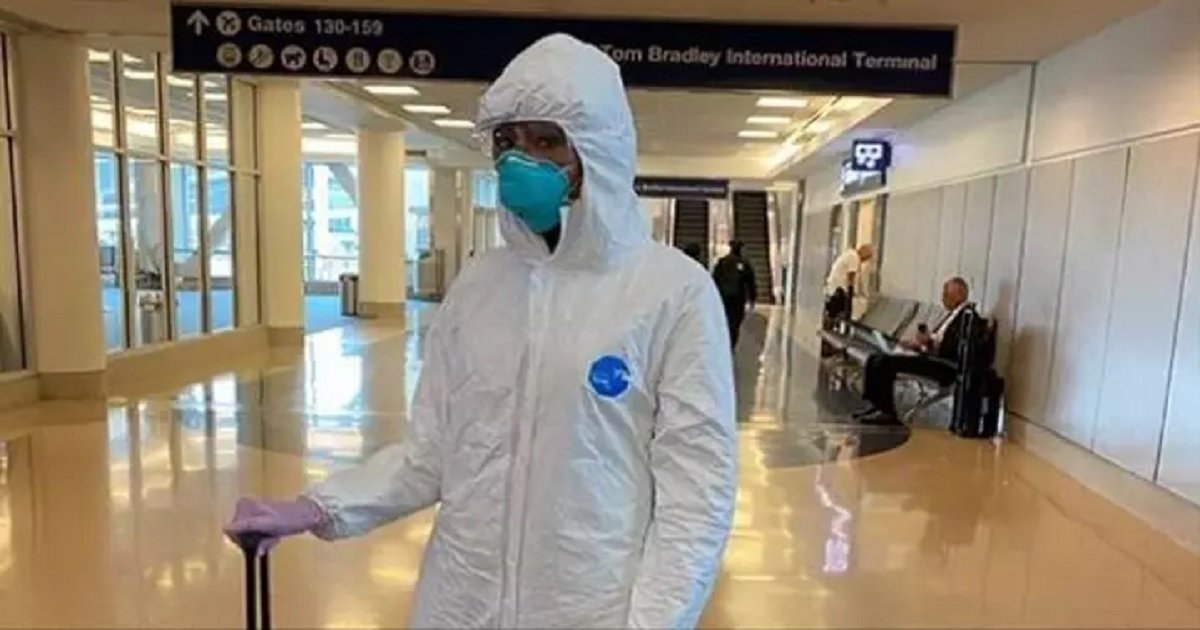 c3 2.jpg?resize=412,275 - Naomi Campbell Didn't Take Any Chances And Wore A Full Hazmat Suit To The Airport