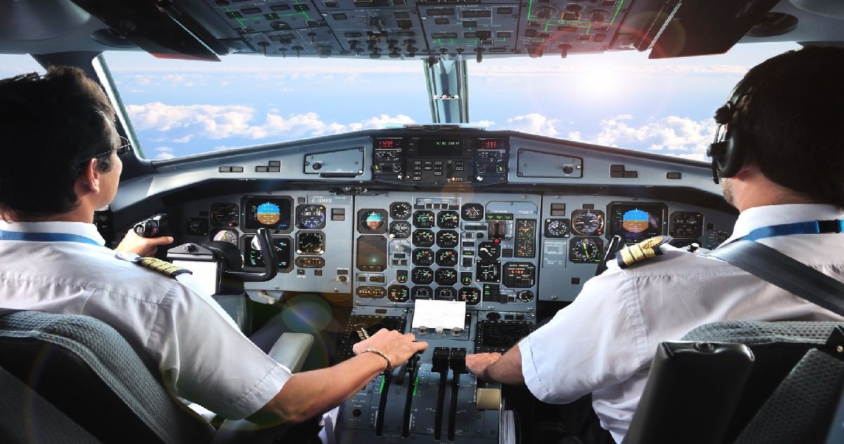 cabine.jpg?resize=412,275 - Un avion a été obligé de faire demi-tour car une maman avait oublié son bébé à l'aéroport !