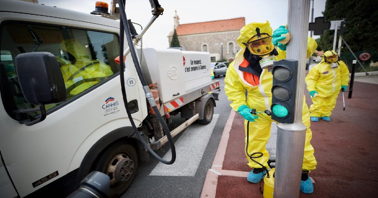 desinfection.jpg?resize=412,275 - Faut-il désinfecter les rues pour lutter contre la propagation du coronavirus ?