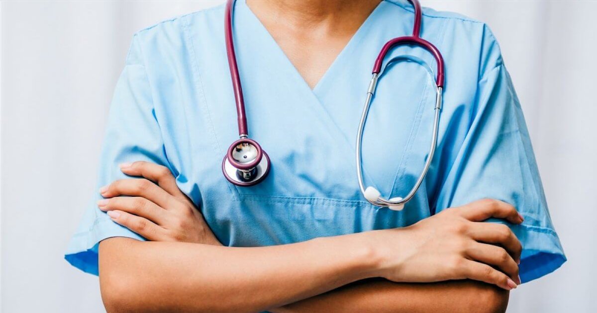 infirmiere.png?resize=1200,630 - Coronavirus : une infirmière canadienne venue en renfort dans un hôpital parisien a été chassée de l’appartement où elle était logée