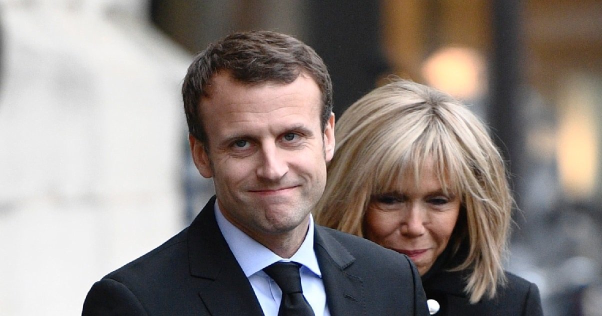 macrons.jpg?resize=1200,630 - Savez-vous comment Emmanuel et Brigitte Macron se protègent du coronavirus ?
