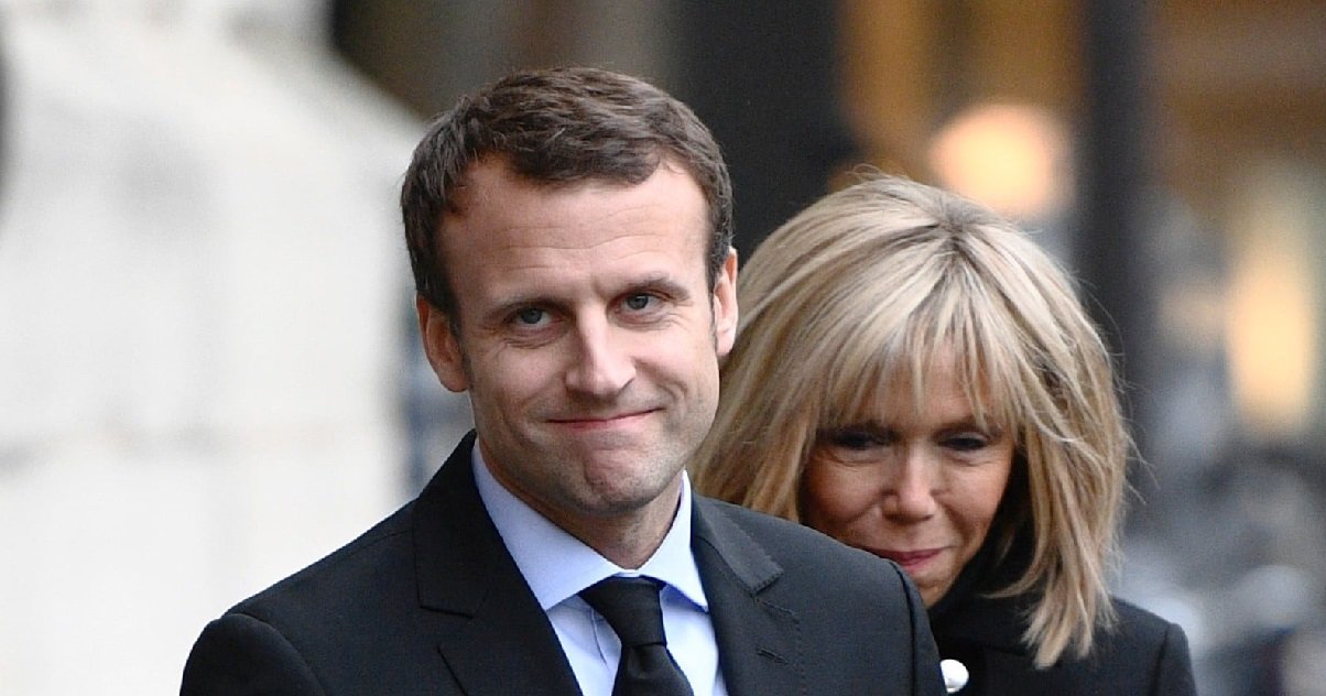 macrons.jpg?resize=412,275 - Savez-vous comment Emmanuel et Brigitte Macron se protègent du coronavirus ?